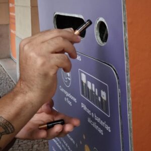 Leia mais sobre o artigo Troca de lixo eletrônico por produtos é instalado no Shopping Downtown – Jornal da Barra